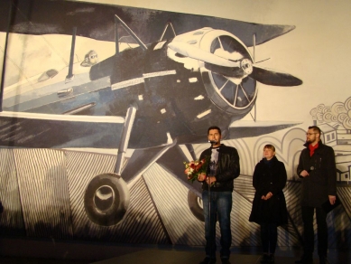 Odsłonięcie muralu poświęconego Podlaskiej Wytwórni Samolotów